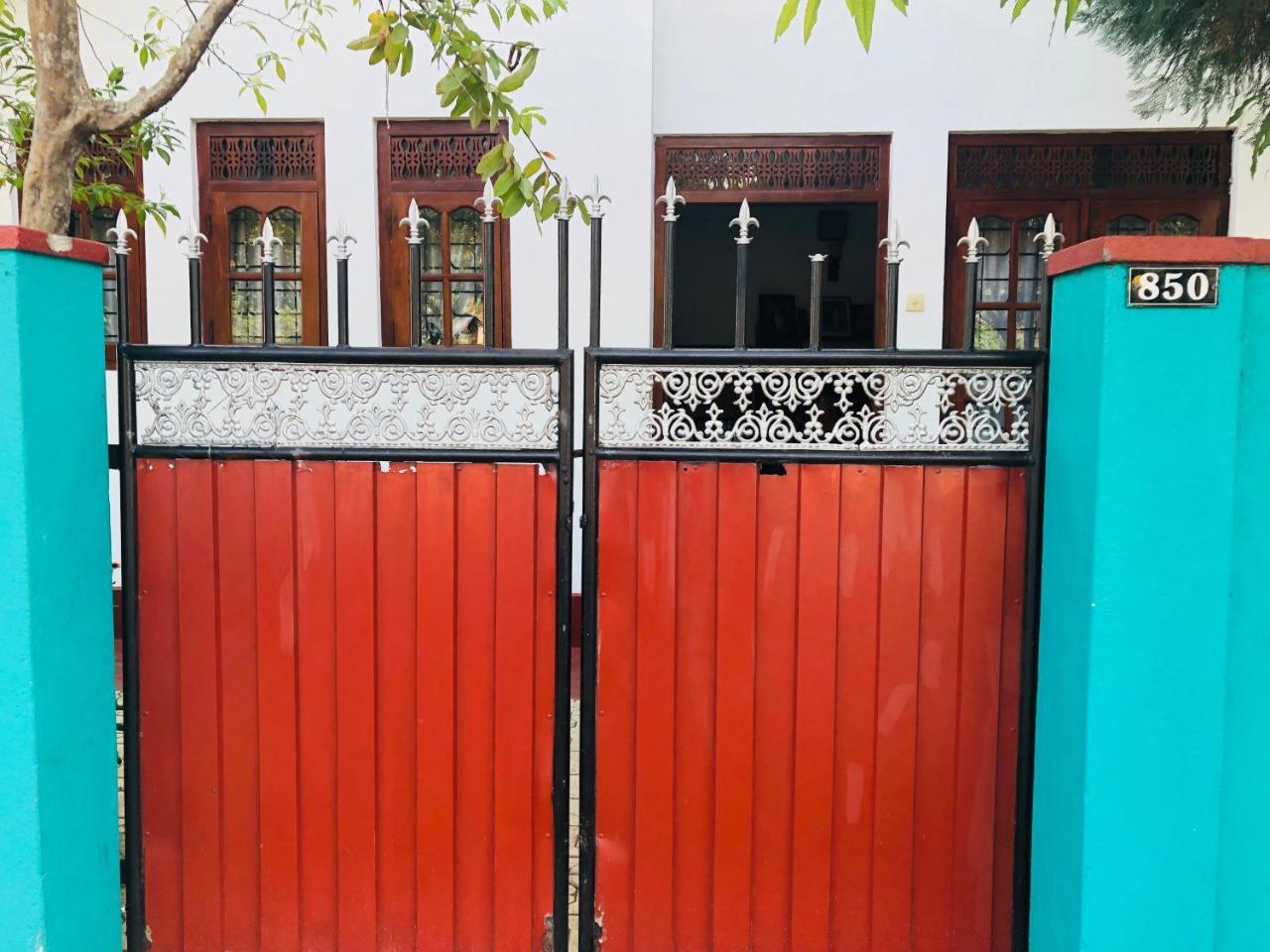 Hikkaduwa Backyard Beach Homestay Galle Exterior photo